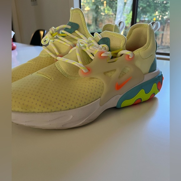 Nike React Presto “Psychedelic Lava” - Picture 3 of 6